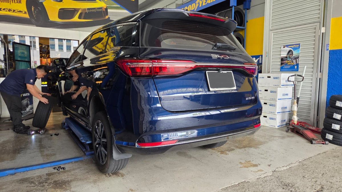 BYD M6 — Hankook iON ST iH61 — Tai Huat Tyres Singapore