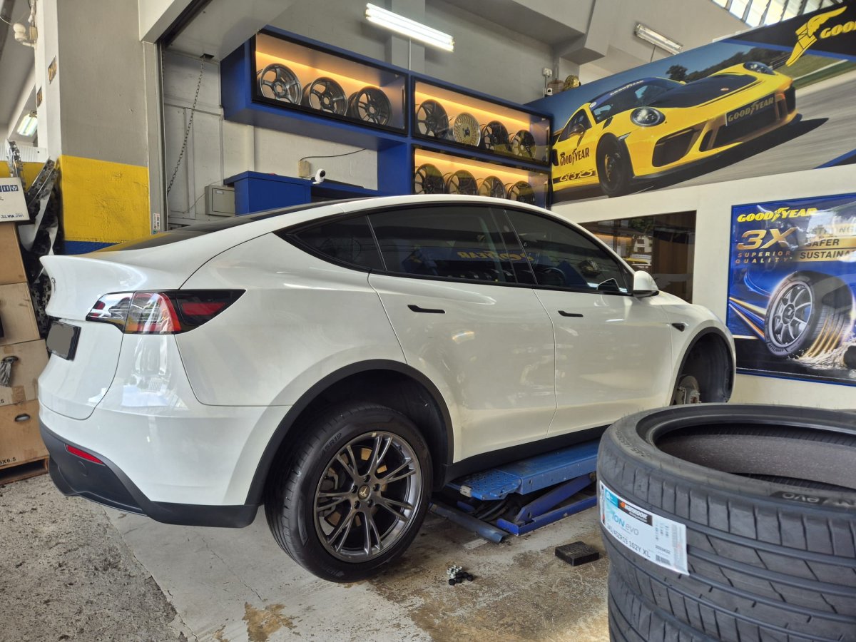 TESLA MODEL Y — HANKOOK VENTUS S1 EVO 3 EV K127E T2 ACS — Tai Huat Tyres Singapore