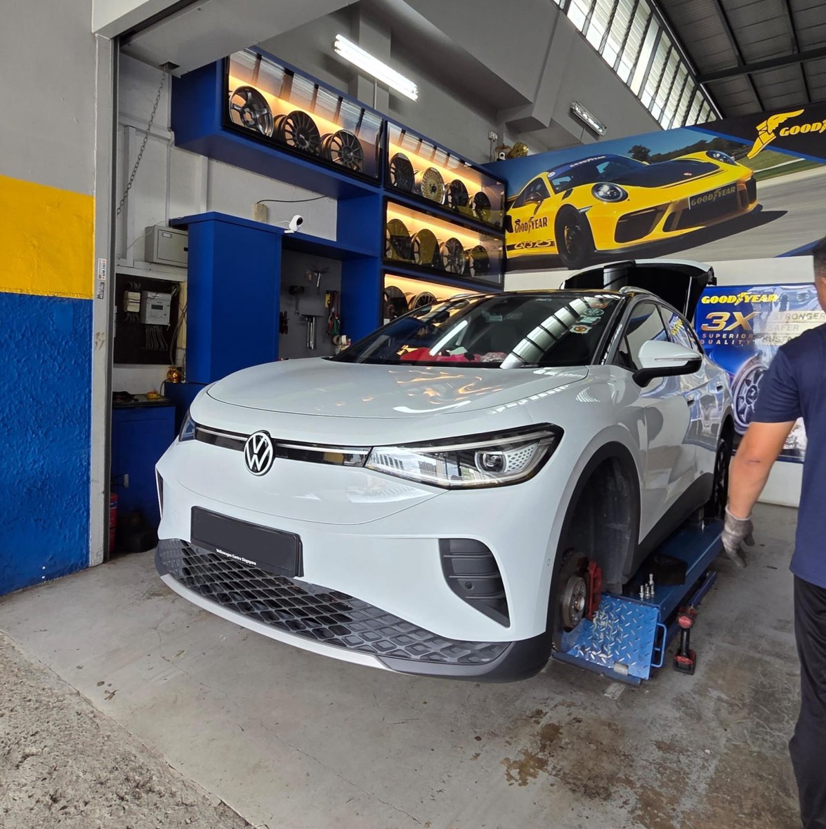 VOLKSWAGEN ID4 PRO — MICHELIN PS4 SUV (STAGGERED) — Tai Huat Tyres Singapore