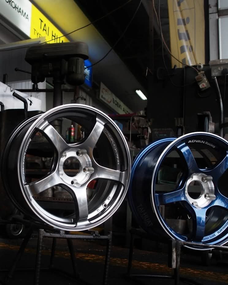 Advan Racing Yokohama TC-4 SE