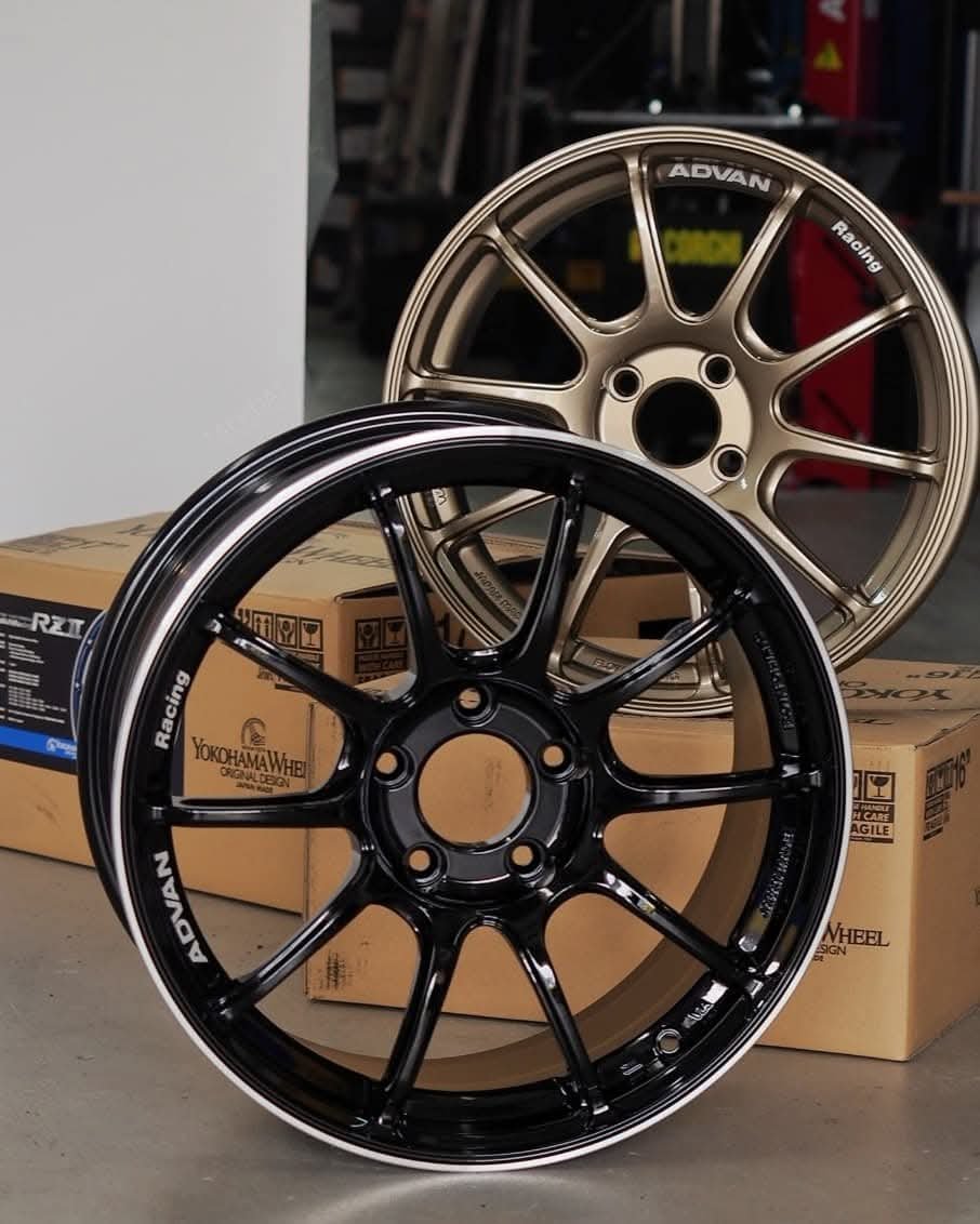 Advan Racing Yokohama RZ2